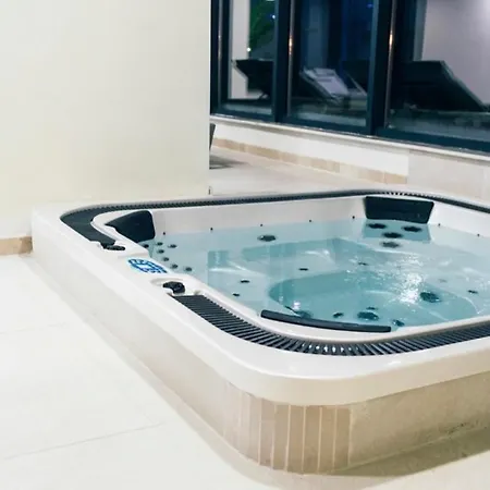 Apartment Maya Luxury Alezzi